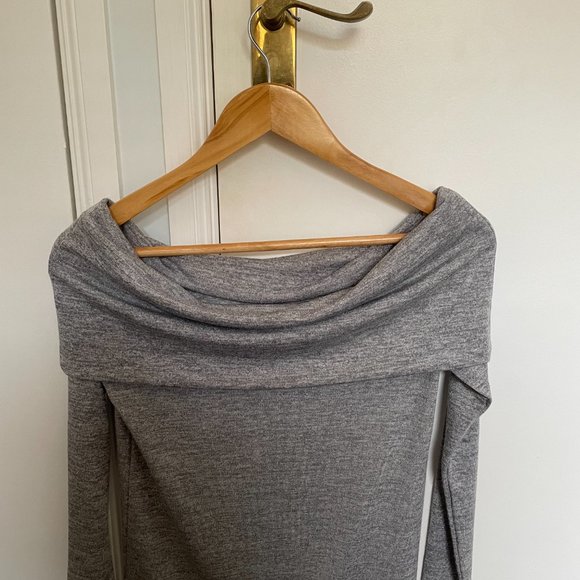 Decjuba off the shoulder long sleeve top - Picture 2 of 4